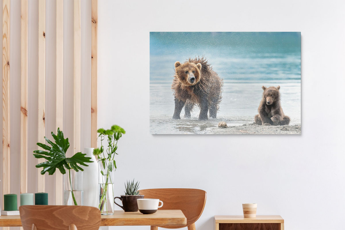 ravistelu-kamtšatka-venaja-taulu_1_1240913_3 Venäjä-taulu jossa karhuemo ja sen pennut vedessä.